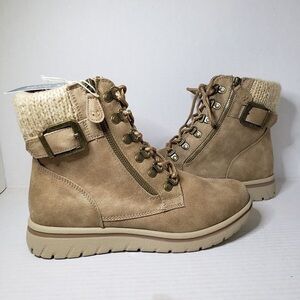 Light Beige Boots with Lace-Up Design and Fold-Over Collar
